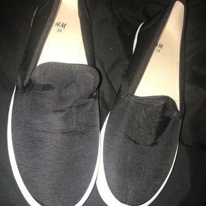 H&M SIZE 38 black and white slip on shoes